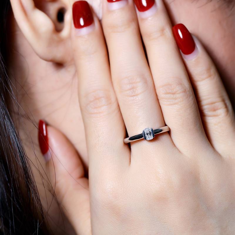 简约长方形S925银镀白金MoissaniteWomen's Ring0.5ctD级